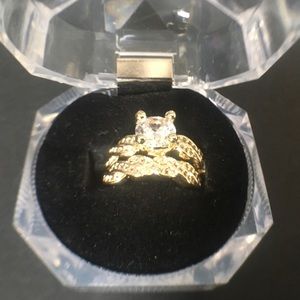 NWT. Wedding Ring Set
